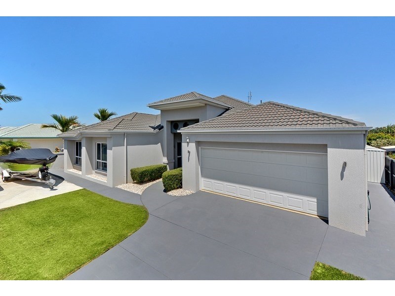 15 Tripcony Court, Pelican Waters QLD 4551