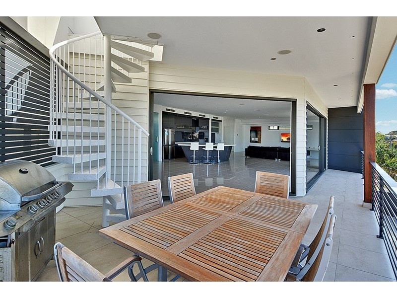 2 Mackay Street, Dicky Beach QLD 4551