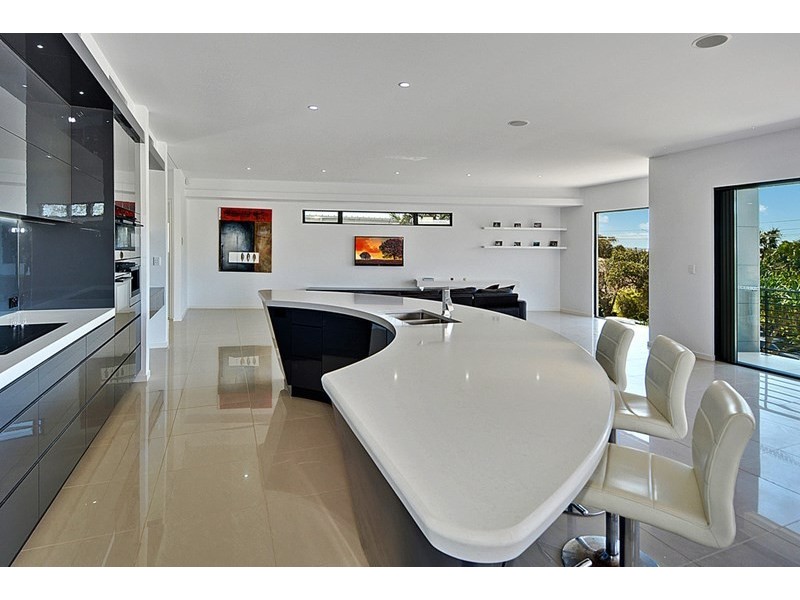 2 Mackay Street, Dicky Beach QLD 4551