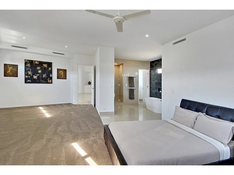 2 Mackay Street, Dicky Beach QLD 4551