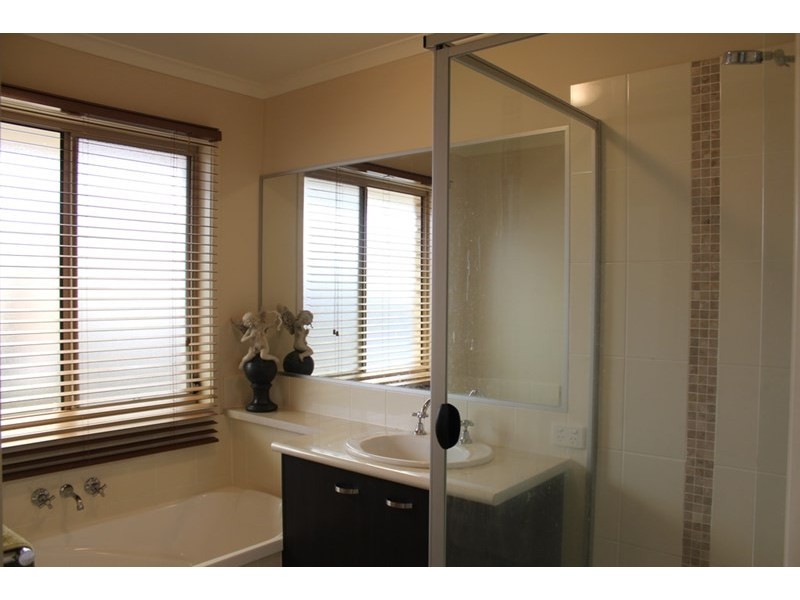 34 King Orchid Drive, Little Mountain QLD 4551