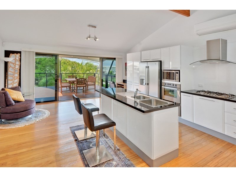 8 Beachside Court, Shelly Beach QLD 4551