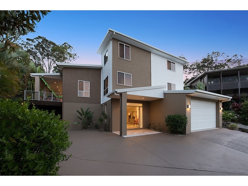 9 Hillside Court, Little Mountain QLD 4551