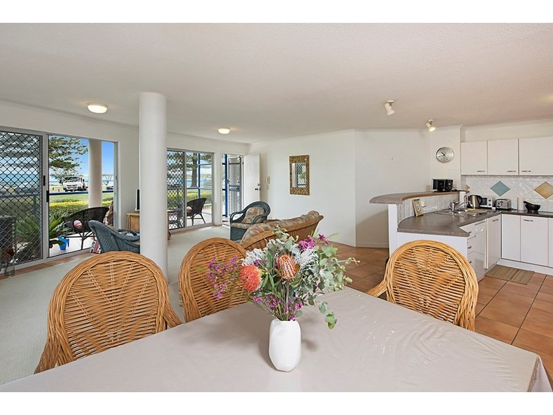 Unit 2 ‘Pisces’ 27 Landsborough Parade, Golden Beach QLD 4551