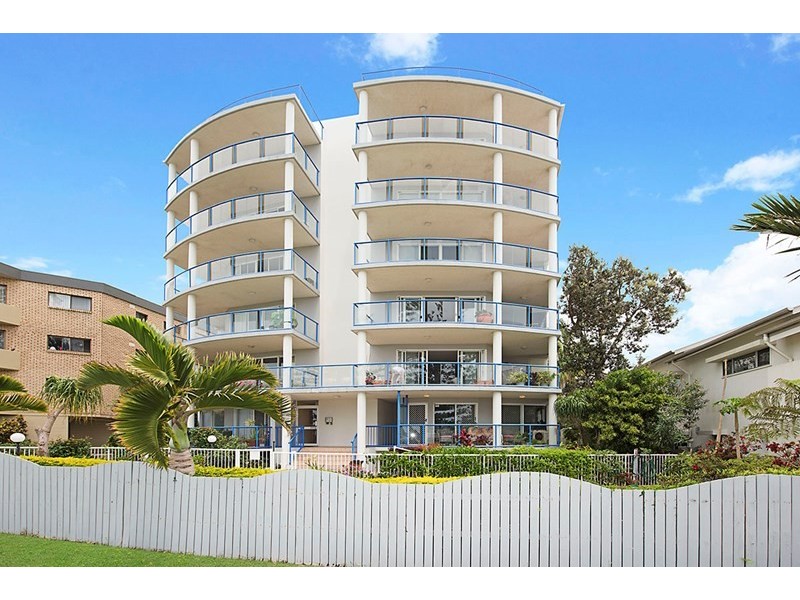 Unit 2 ‘Pisces’ 27 Landsborough Parade, Golden Beach QLD 4551