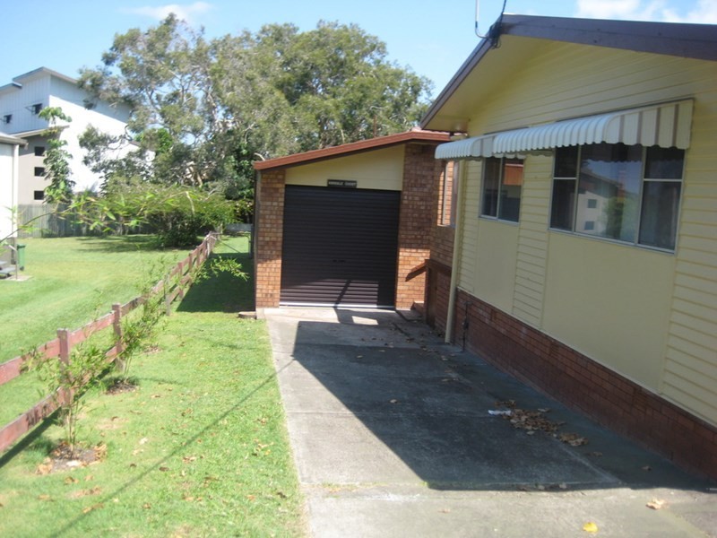 Unit 2, 12 Bombala Terrace, Caloundra QLD 4551