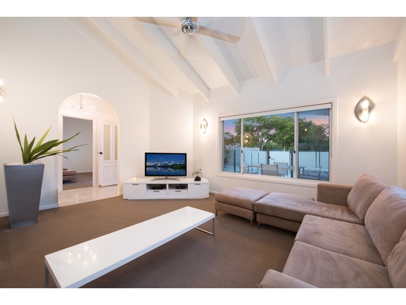 71 Poinsettia Avenue, Mooloolaba QLD 4557