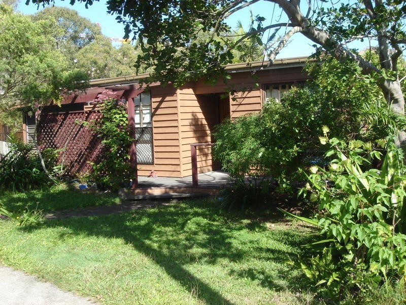 12 Arthur Street, Caloundra QLD 4551