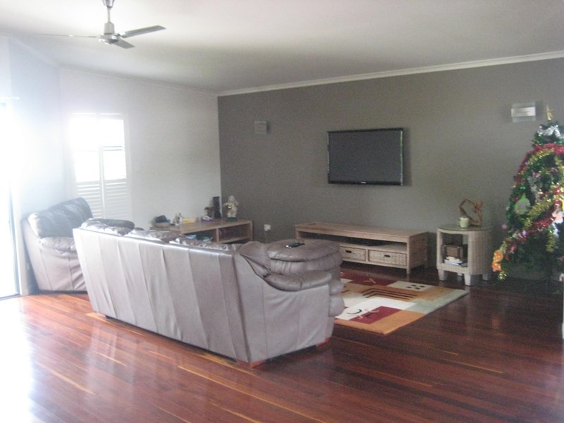 5 Oxley Street, Golden Beach QLD 4551