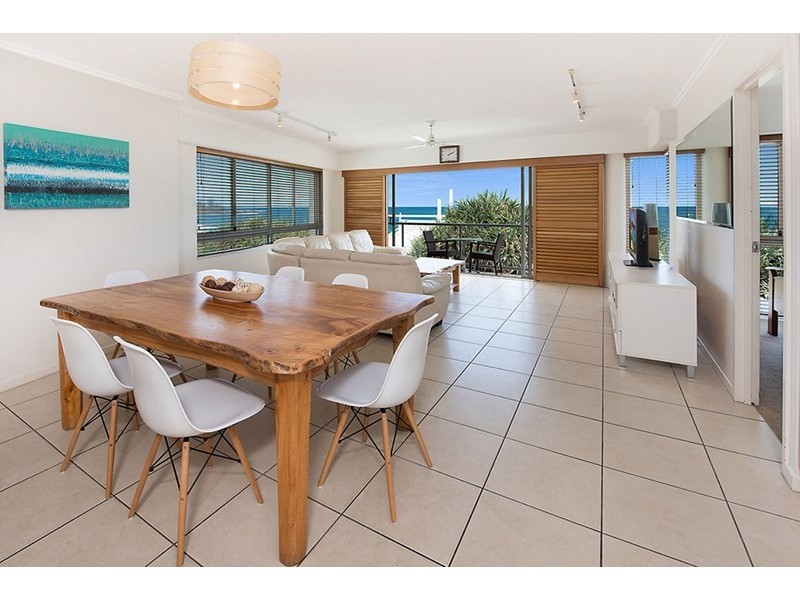 Unit 9 ‘Rolling Surf Resort’, 8 Levuka Avenue, Kings Beach QLD 4551