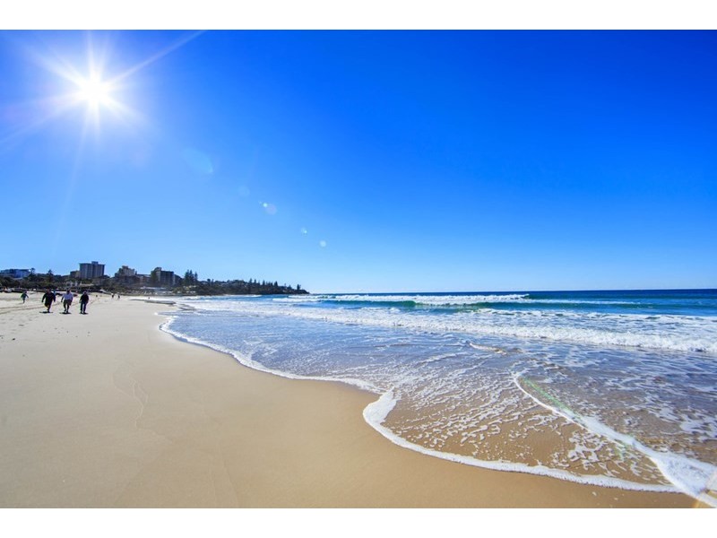 Unit 9 ‘Rolling Surf Resort’, 8 Levuka Avenue, Kings Beach QLD 4551