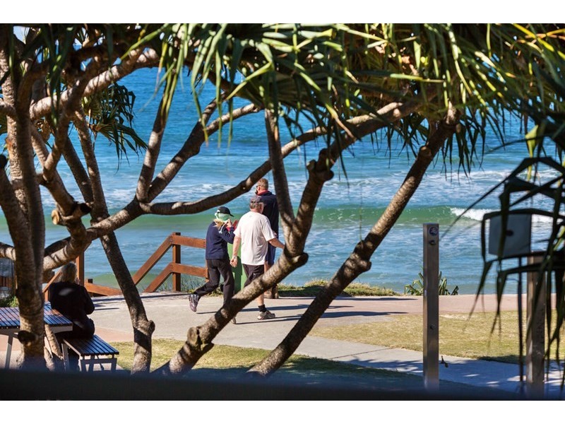 Unit 9 ‘Rolling Surf Resort’, 8 Levuka Avenue, Kings Beach QLD 4551