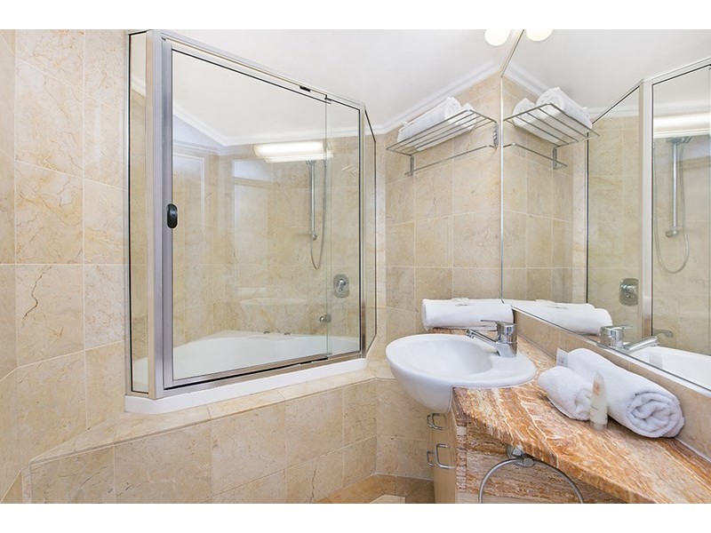 Unit 9 ‘Rolling Surf Resort’, 8 Levuka Avenue, Kings Beach QLD 4551