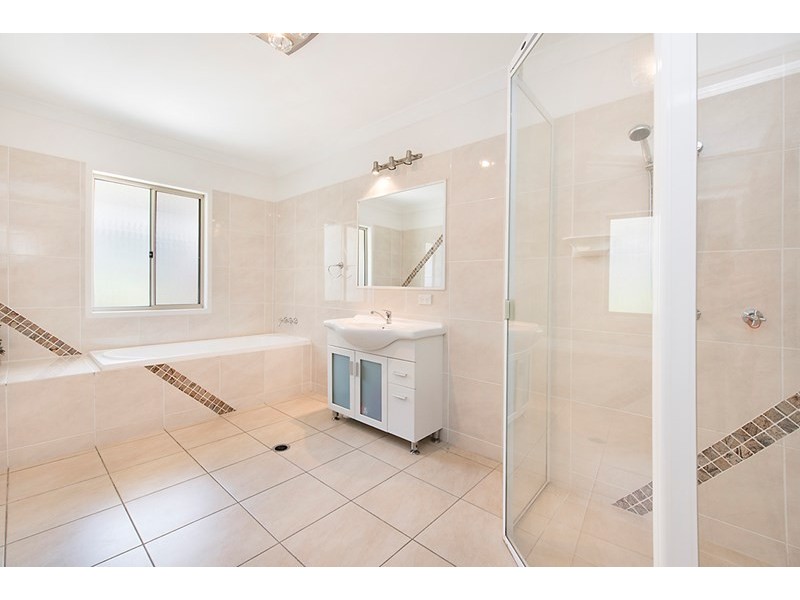 18 Cullen Drive, Little Mountain QLD 4551