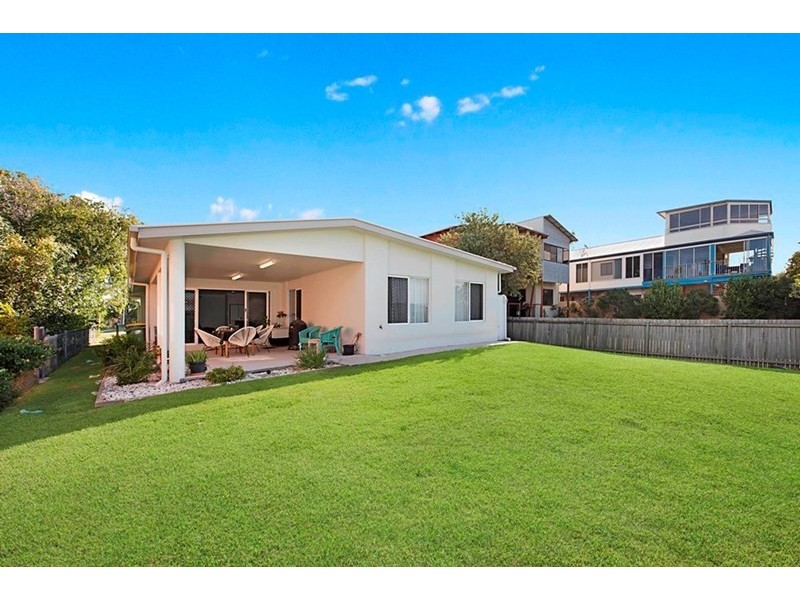 9 Ann Street, Dicky Beach QLD 4551