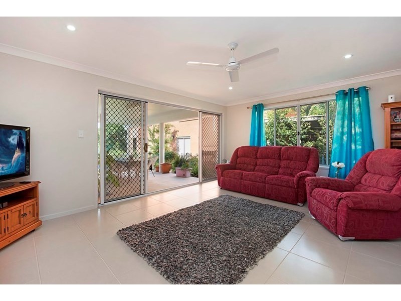 9 Ann Street, Dicky Beach QLD 4551