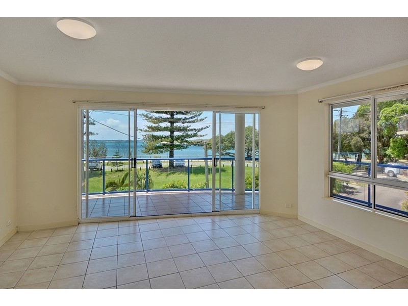 Unit 3 ‘Pisces’ 27 Landsborough Parade, Golden Beach QLD 4551