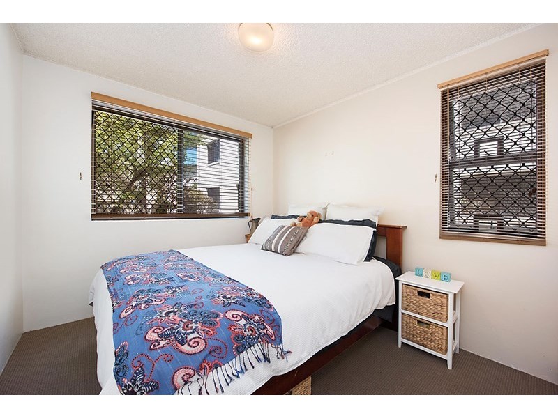 Unit 2 ‘Sealanes’ 43 Albert Street, Kings Beach QLD 4551