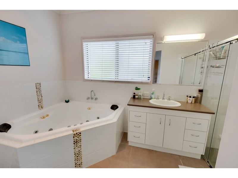 18 Rawson Street, Caloundra West QLD 4551