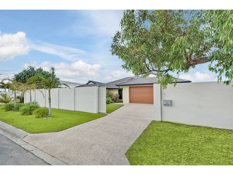 3 Sovereign Circuit, Pelican Waters QLD 4551