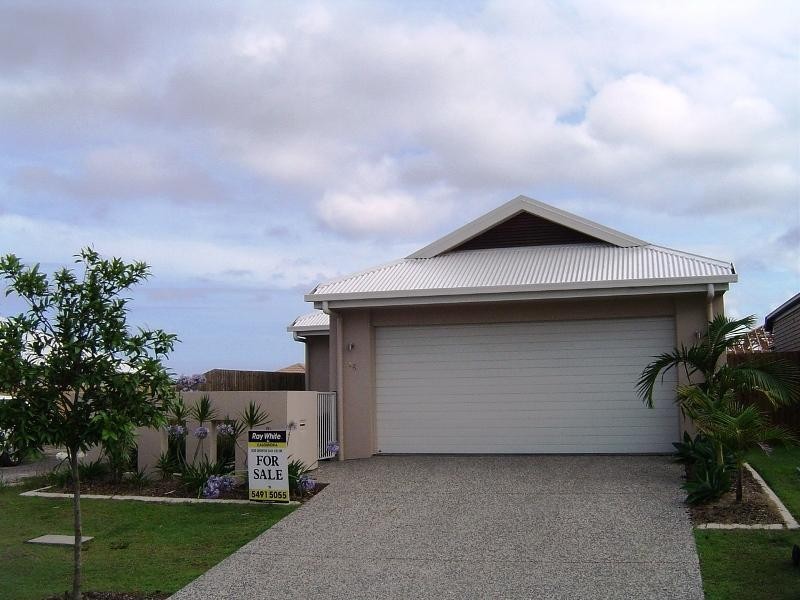 16 Northbrook Street, Caloundra QLD 4551