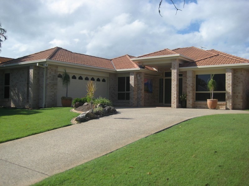 8 Carr Place, Pelican Waters QLD 4551