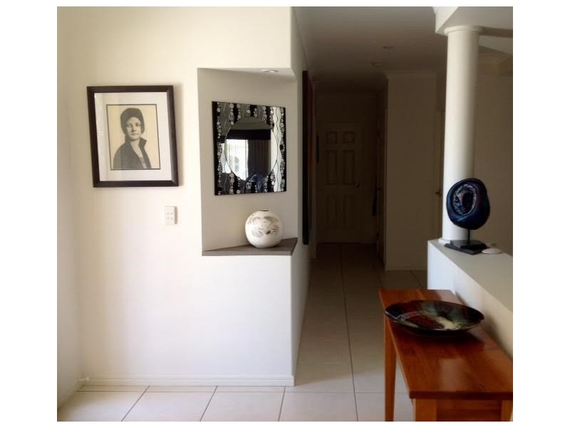 8 Carr Place, Pelican Waters QLD 4551