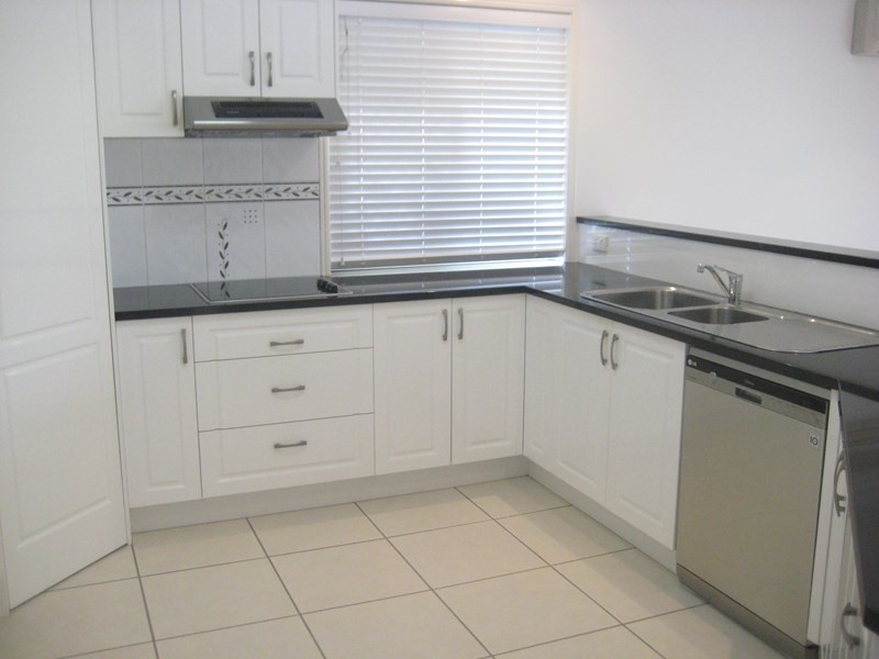 8 Carr Place, Pelican Waters QLD 4551