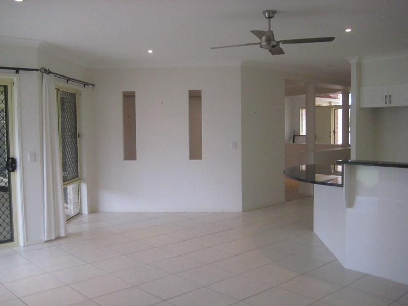 8 Carr Place, Pelican Waters QLD 4551