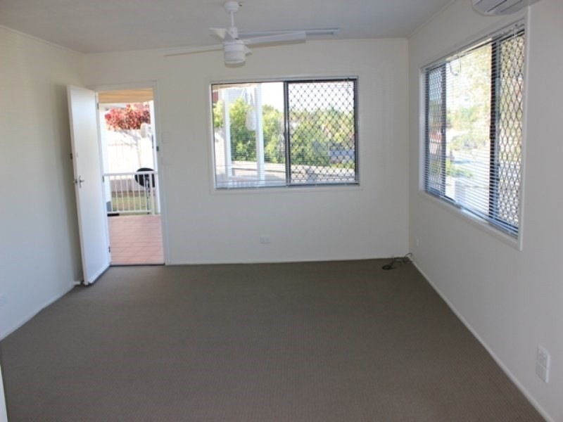 Unit 1, 10 Wavell Avenue, Golden Beach QLD 4551