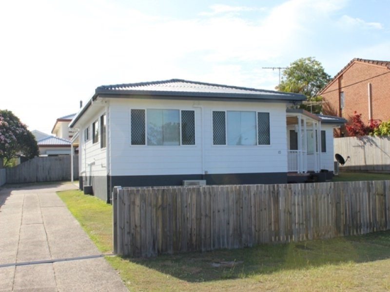 Unit 2, 10 Wavell Avenue, Golden Beach QLD 4551