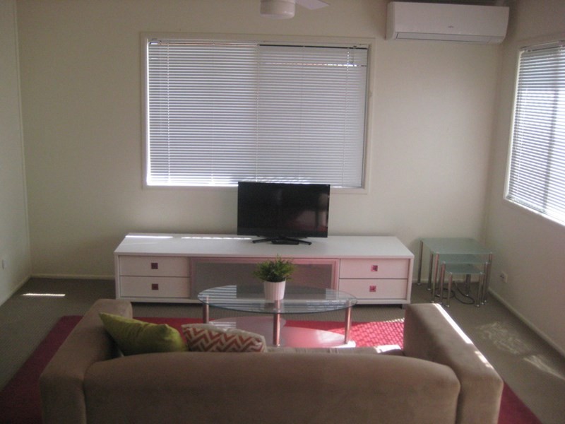 Unit 2, 10 Wavell Avenue, Golden Beach QLD 4551