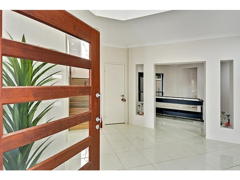 9 Cumberland Cresent, Meridan Plains QLD 4551