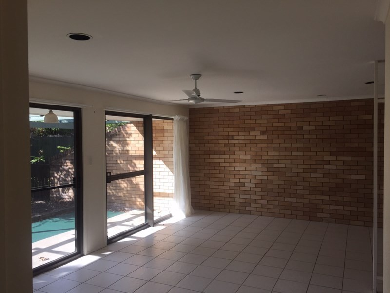 2/9 Robe Street, Currimundi QLD 4551