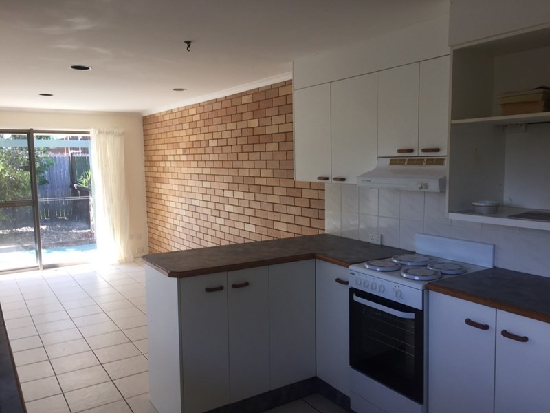 2/9 Robe Street, Currimundi QLD 4551