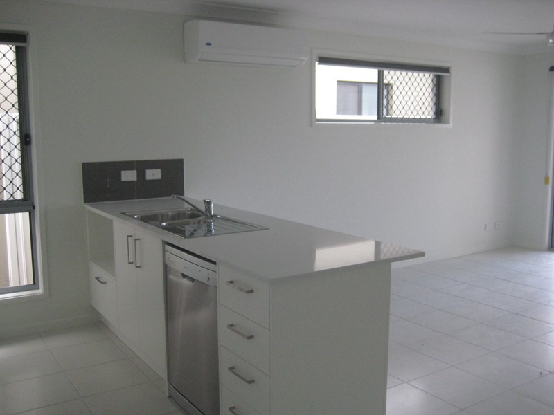 34 MacIntyre Crescent, Pelican Waters QLD 4551