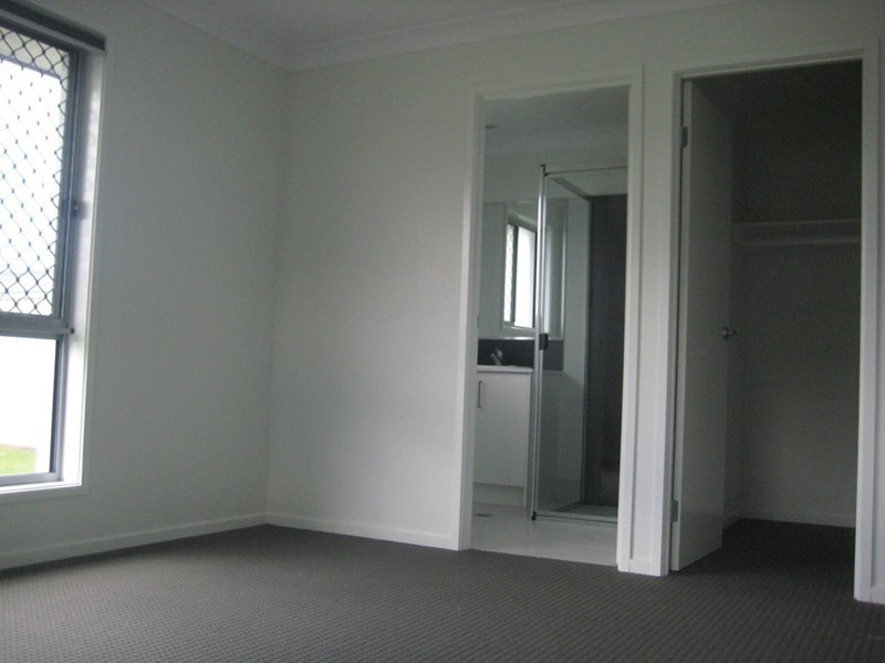 34 MacIntyre Crescent, Pelican Waters QLD 4551