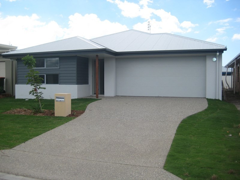 34 MacIntyre Crescent, Pelican Waters QLD 4551