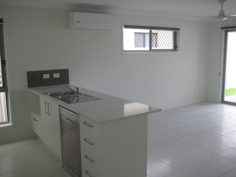 34 MacIntyre Crescent, Pelican Waters QLD 4551