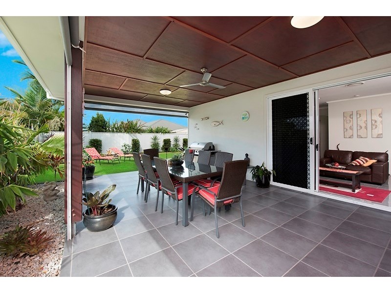 13 Echo Street, Pelican Waters QLD 4551