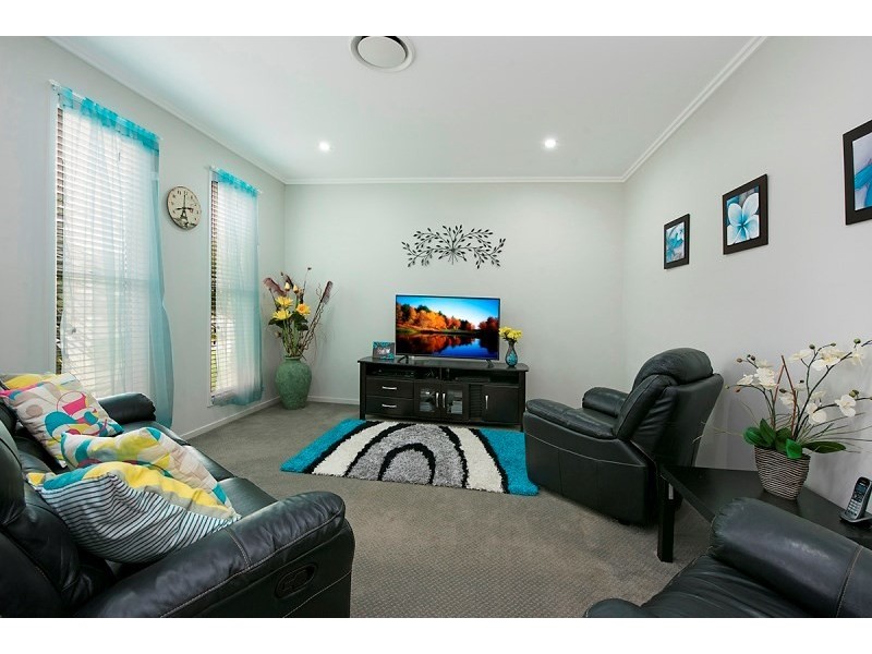 13 Echo Street, Pelican Waters QLD 4551