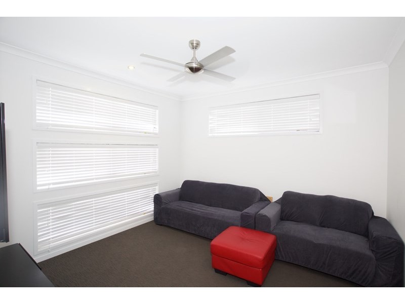 4 Blue Fin Court, Mountain Creek QLD 4557