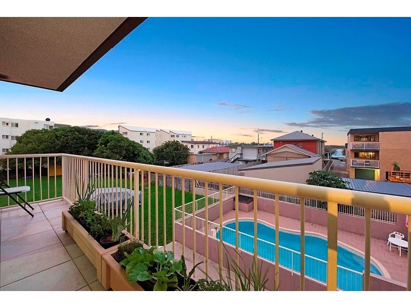 Unit 4/43 Kennedy Parade, Golden Beach QLD 4551