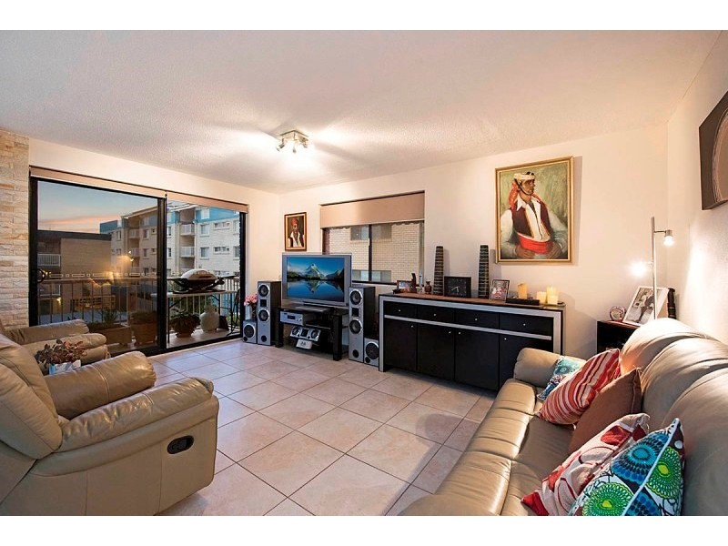 Unit 4/43 Kennedy Parade, Golden Beach QLD 4551