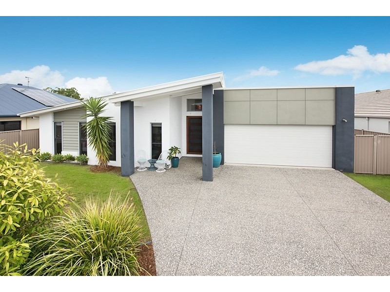 40 Sovereign Circuit, Pelican Waters QLD 4551