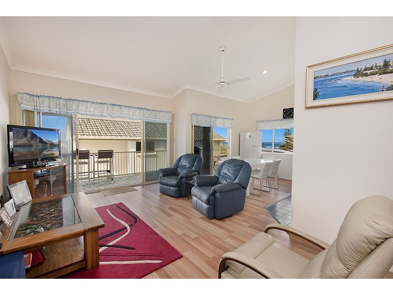 Unit 5 ‘Aztec Apartments’ 3 Ocean Court, Shelly Beach QLD 4551