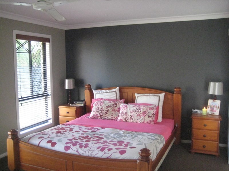 5 Anika Place, Little Mountain QLD 4551