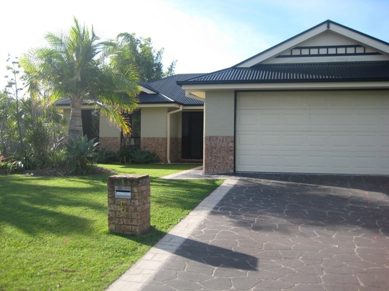 5 Anika Place, Little Mountain QLD 4551