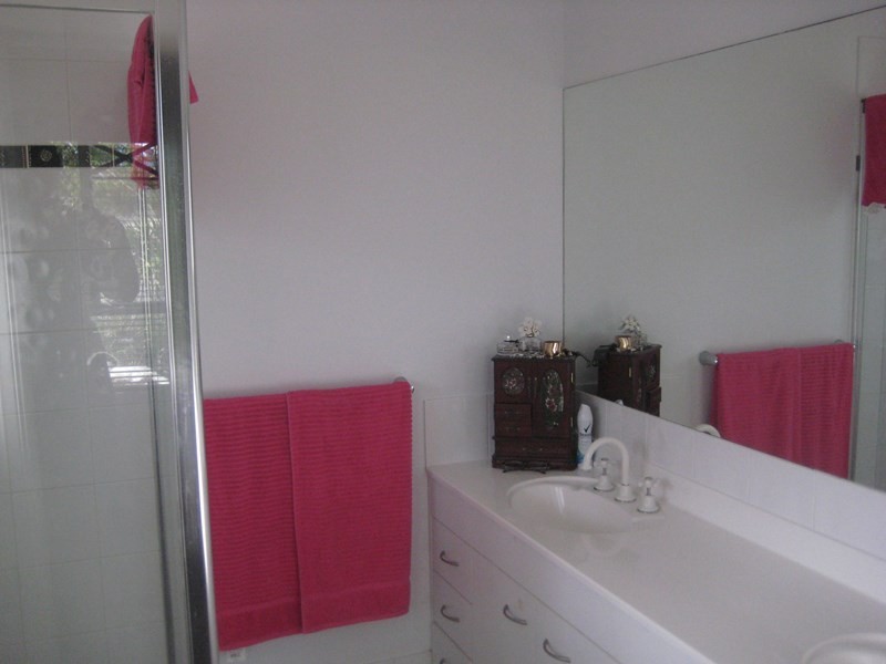 5 Anika Place, Little Mountain QLD 4551