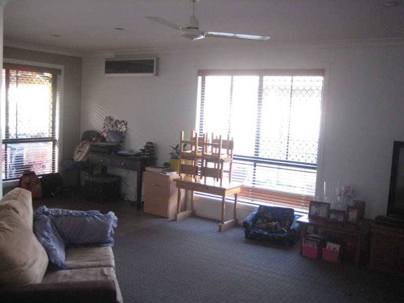 5 Anika Place, Little Mountain QLD 4551